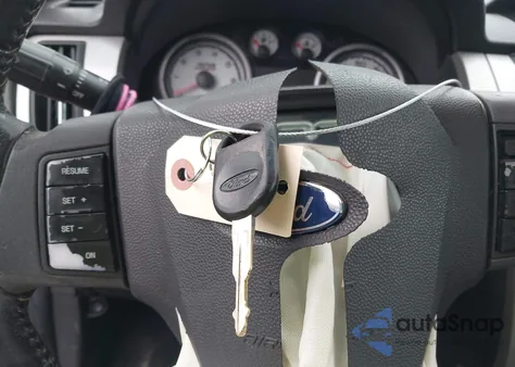 2010 Ford Focus Sel z USA, uszkodzony, nr VIN 1FAHP3HN0AW157855